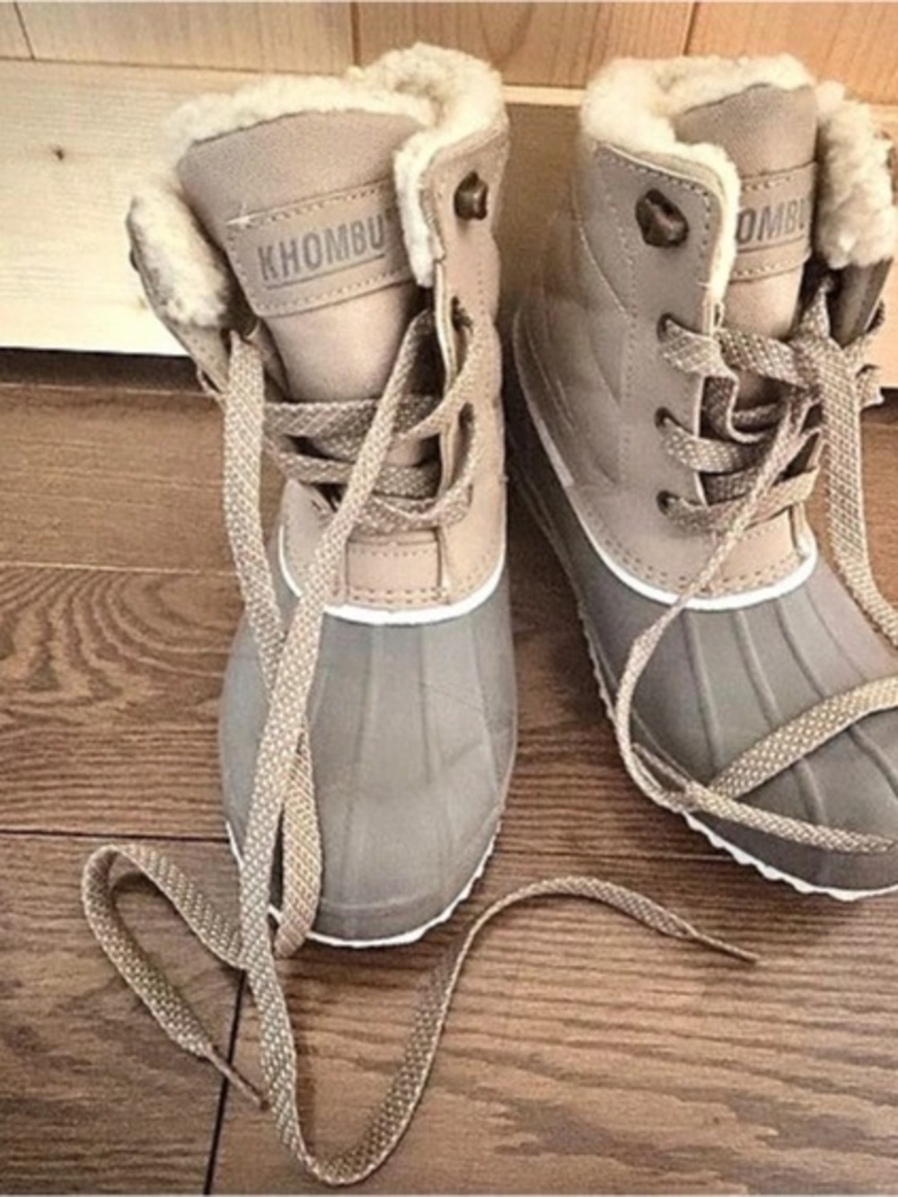 Khombu Women's Winter Boots in Gray & White